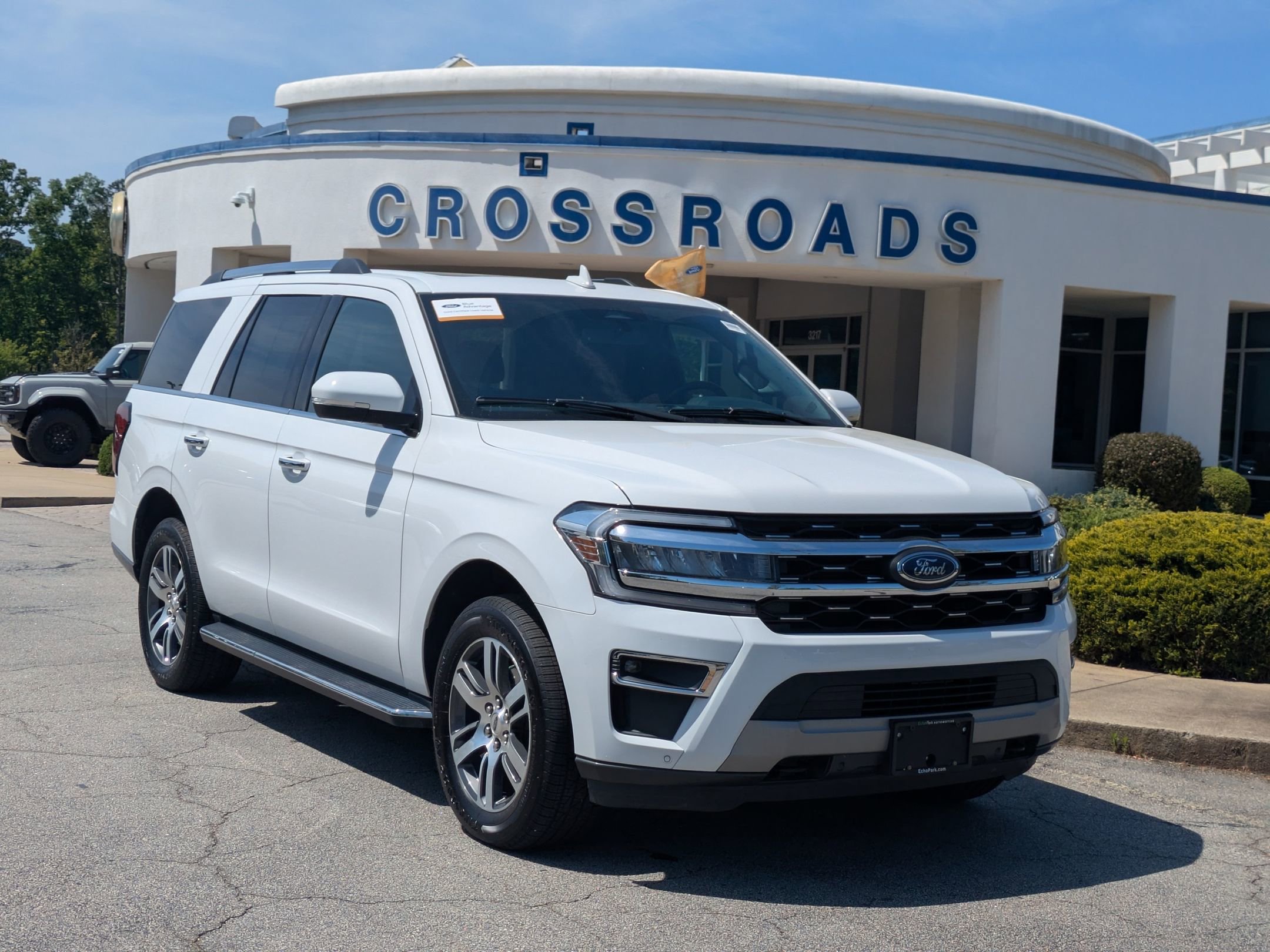 Certified 2022 Ford Expedition Limited AWD/4WD image 1