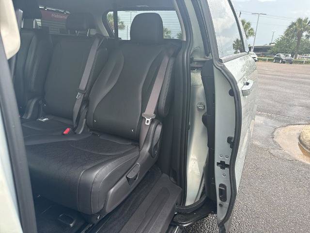 Used 2025 Kia Carnival SX FWD image 22