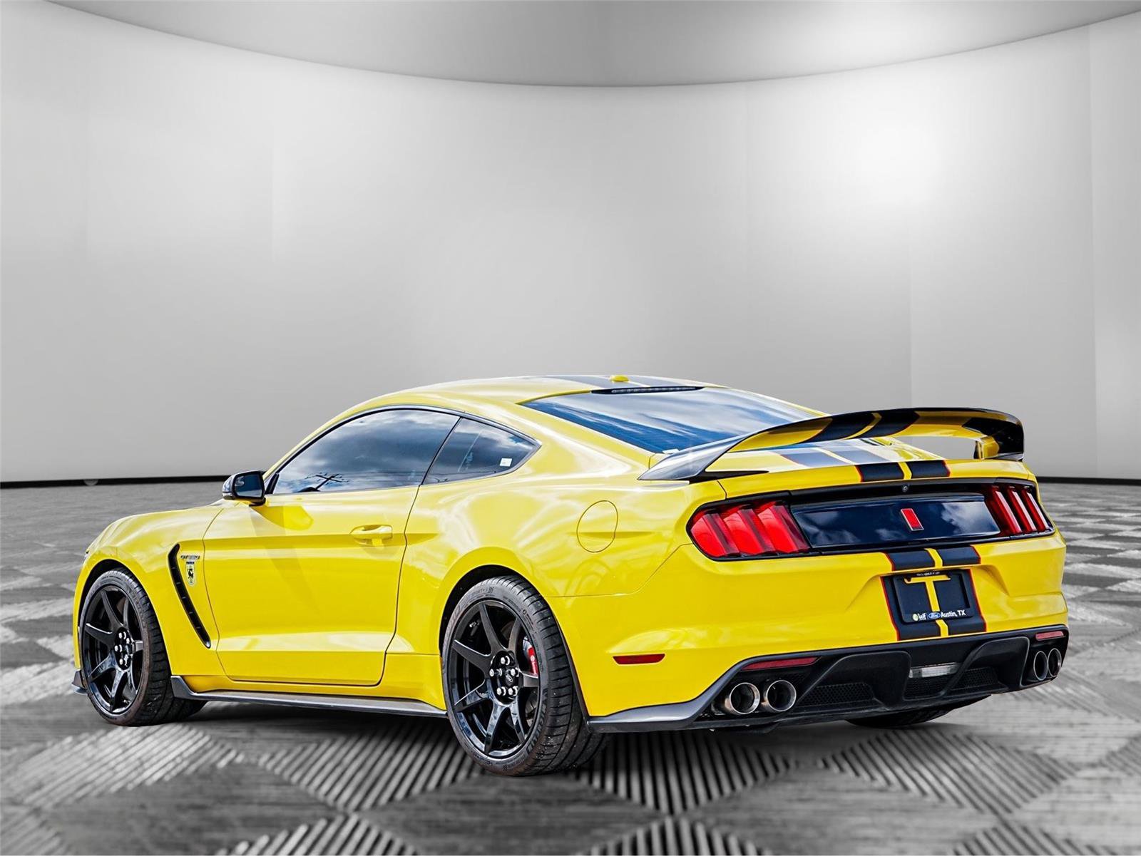 Certified 2017 Ford Mustang Shelby GT350R w/ GT350R Equipment Group 920A RWD image 6