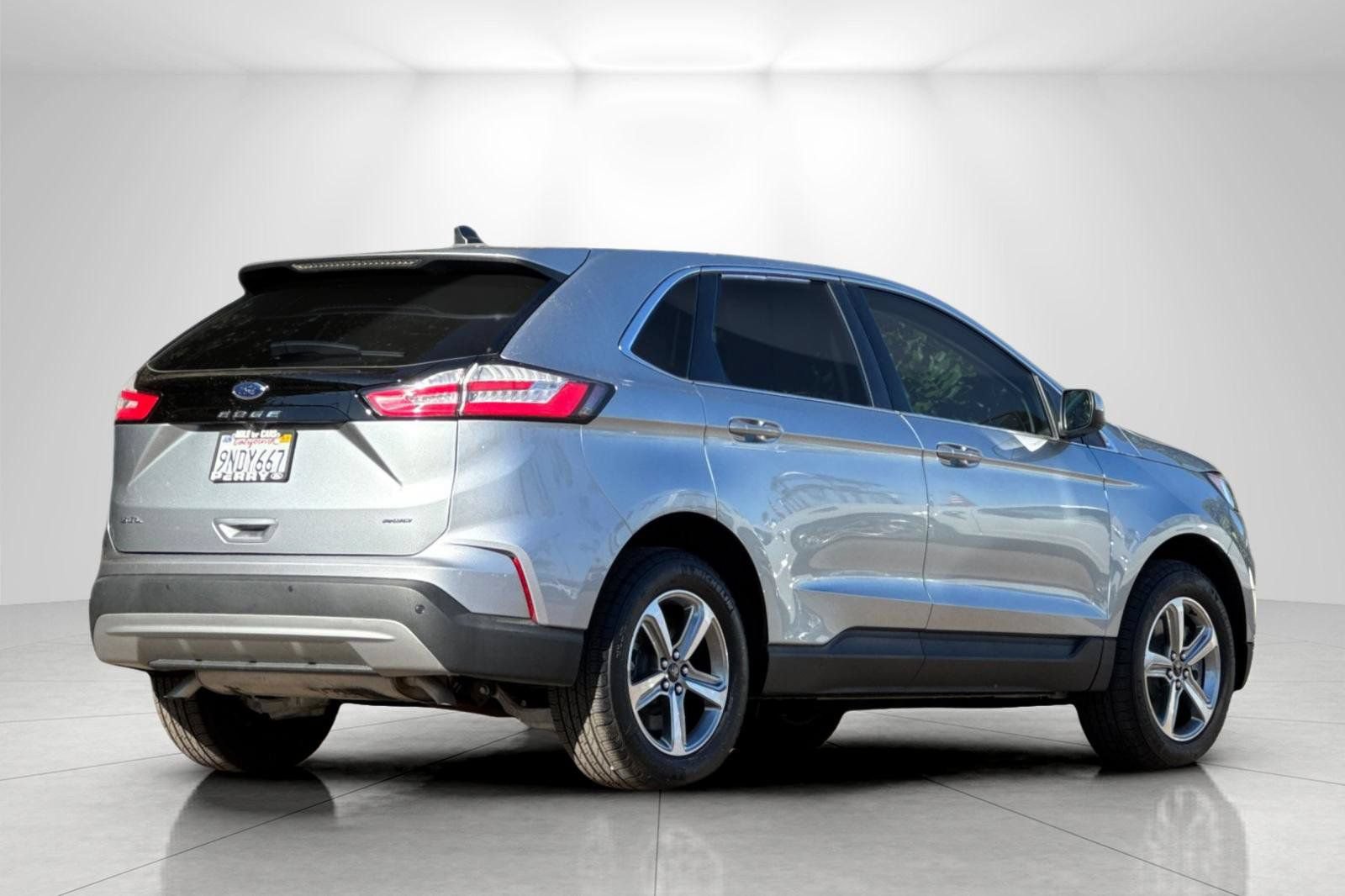 Certified 2024 Ford Edge SEL w/ Convenience Package AWD/4WD image 3