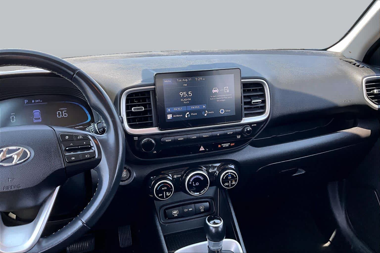 Used 2024 Hyundai Venue SEL FWD image 7