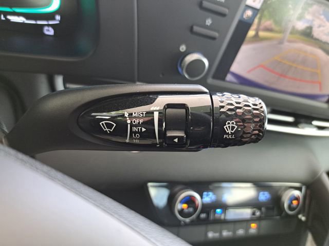 Used 2025 Hyundai Elantra Hybrid image 18