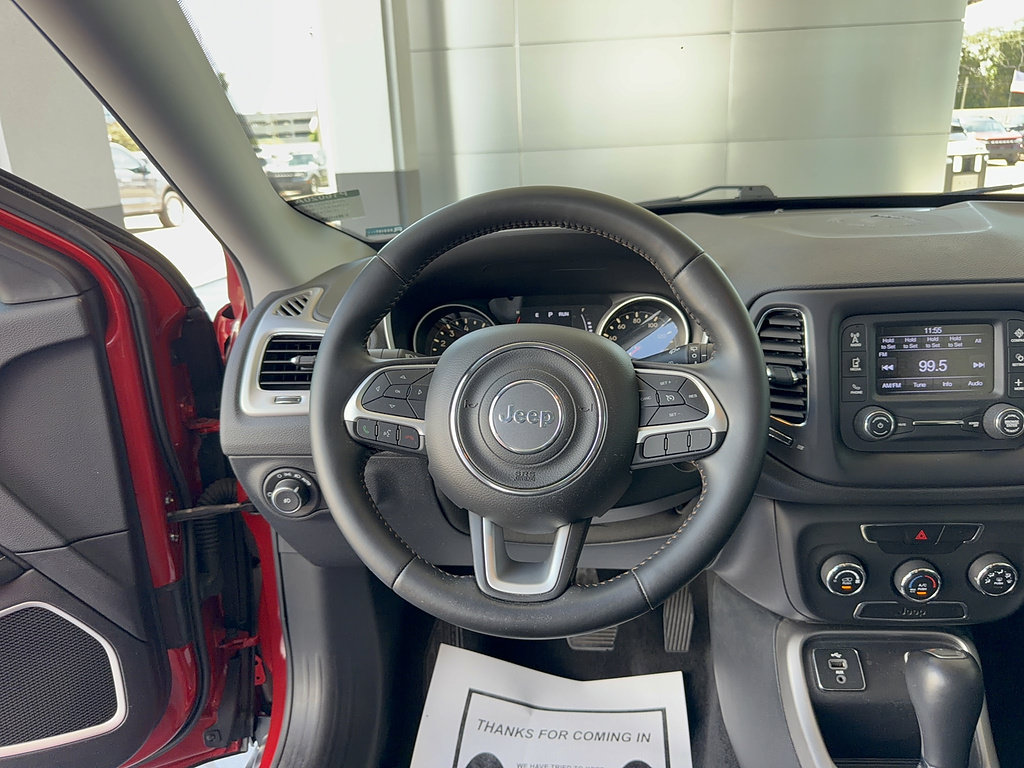 Used 2018 Jeep Compass Latitude FWD image 32