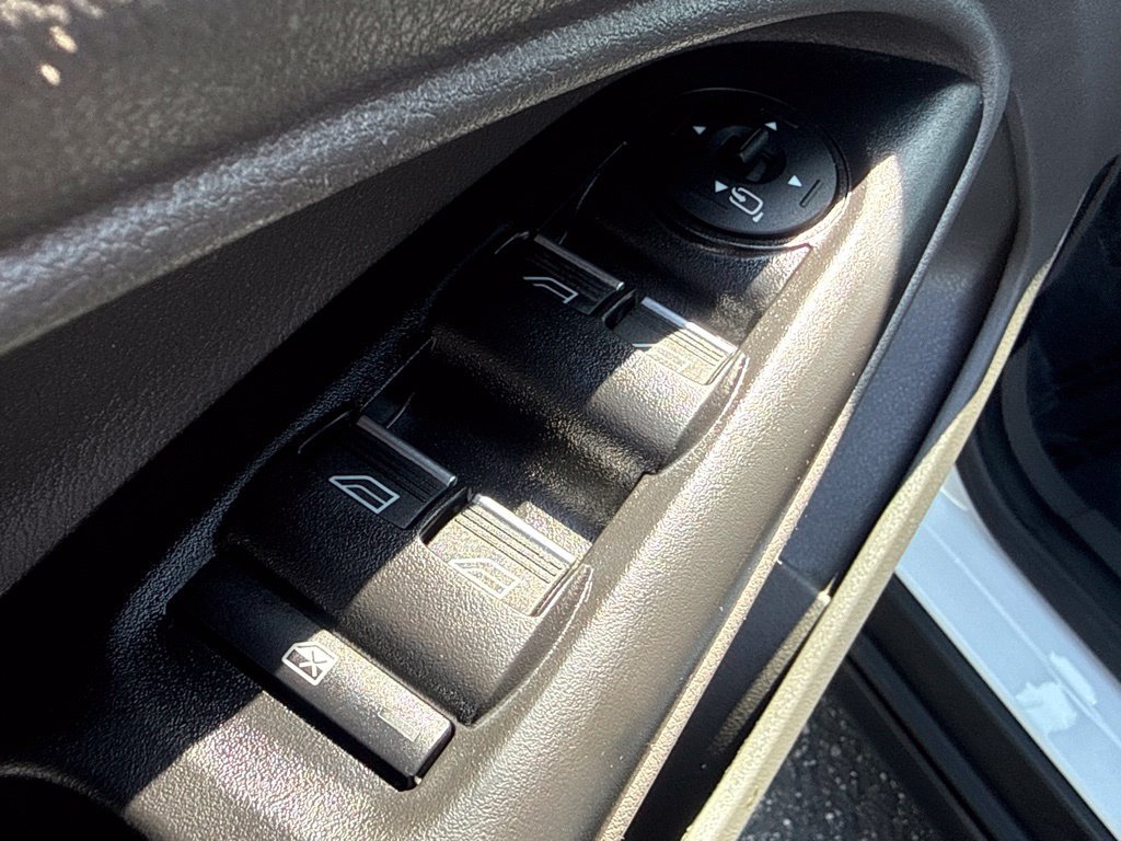 Certified 2022 Ford Transit Connect XLT FWD image 20