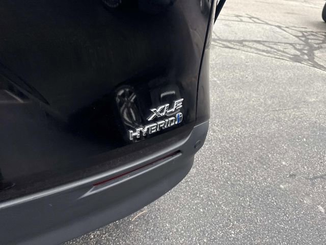 Used 2024 Toyota Sienna XLE image 5