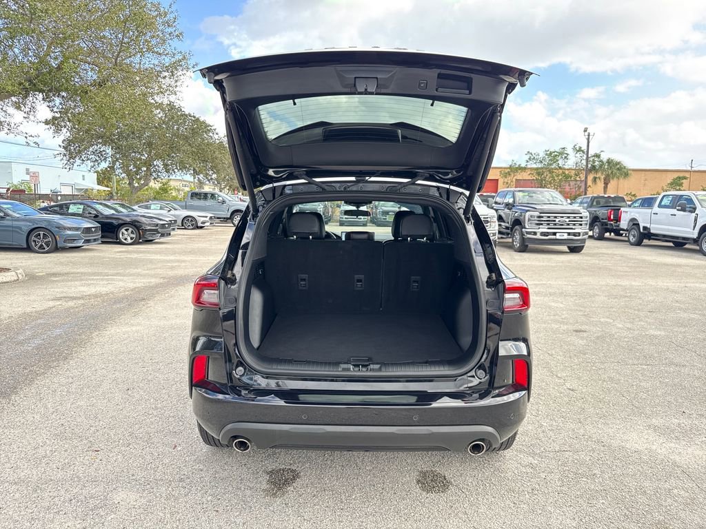 Certified 2024 Ford Escape ST-Line w/ Tech Pack #1 image 28