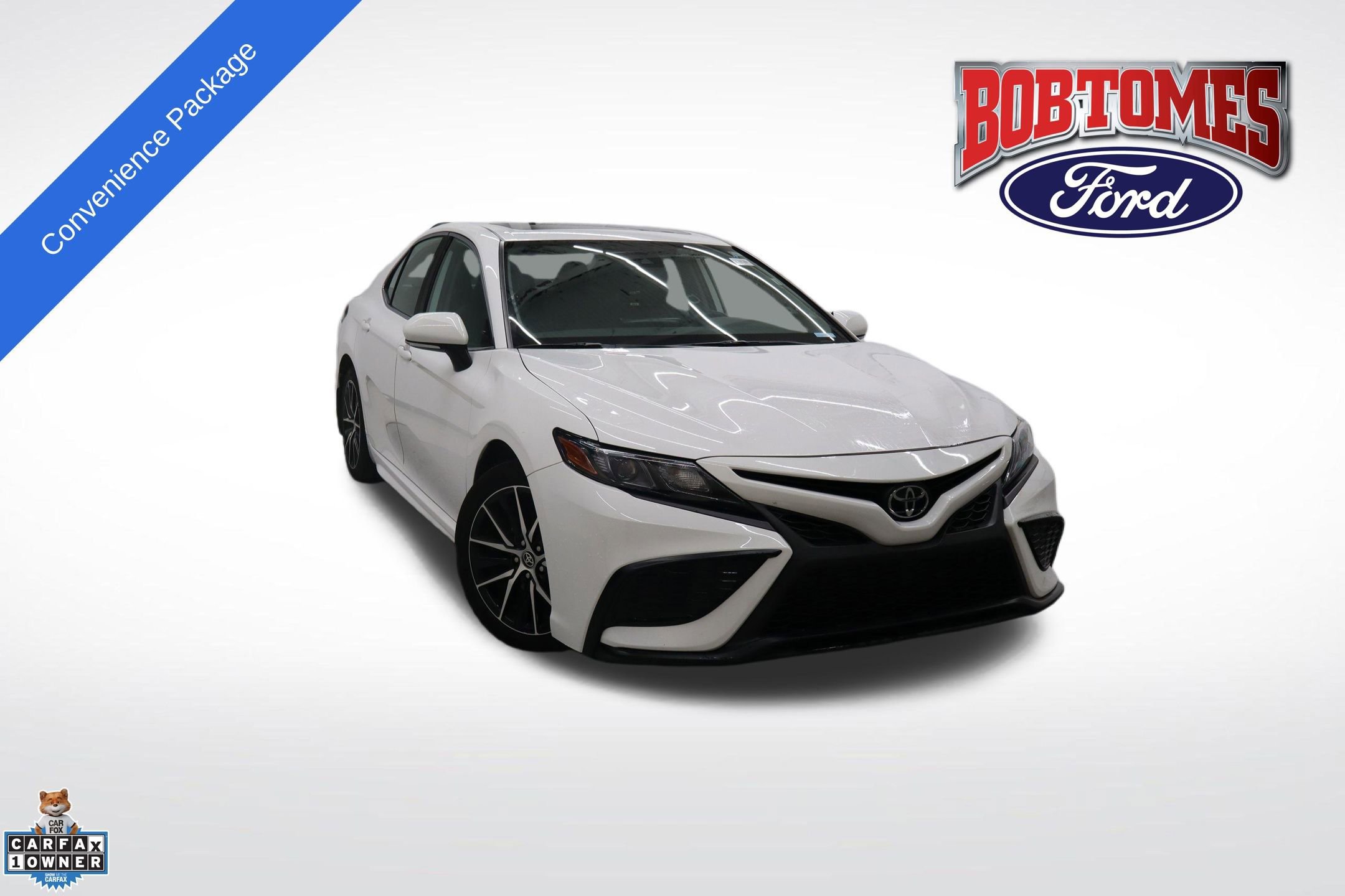 Used 2024 Toyota Camry SE w/ Cold Weather Package image 11