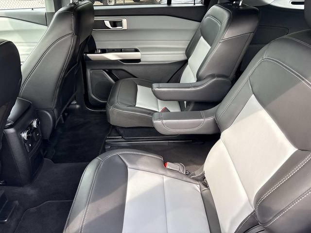 Certified 2023 Ford Explorer XLT w/ Equipment Group 202A AWD/4WD image 19
