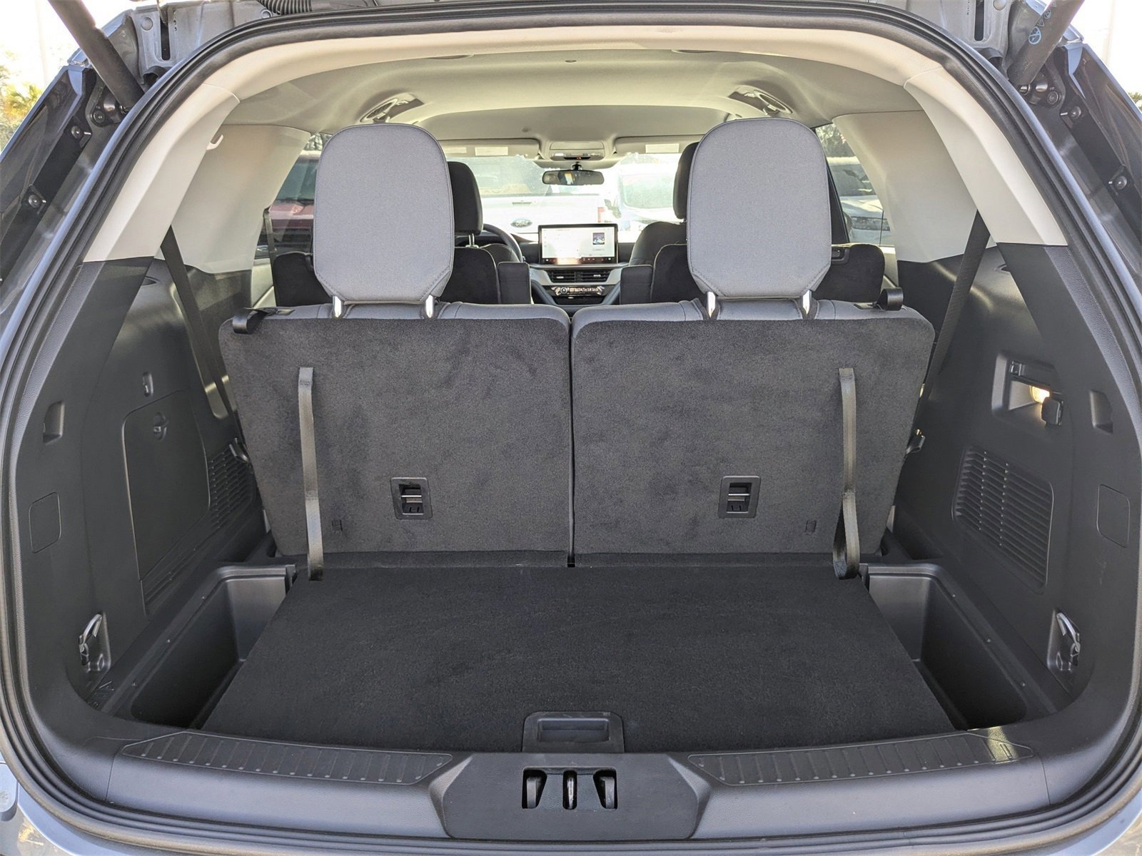 Certified 2025 Ford Explorer Active image 13