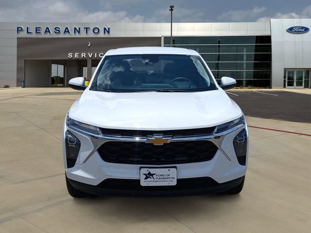Used 2025 Chevrolet Trax LS w/ LS Convenience Package FWD image 8