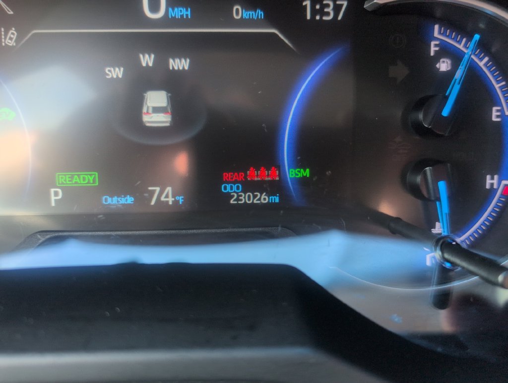 Used 2025 Toyota RAV4 XLE AWD/4WD image 23