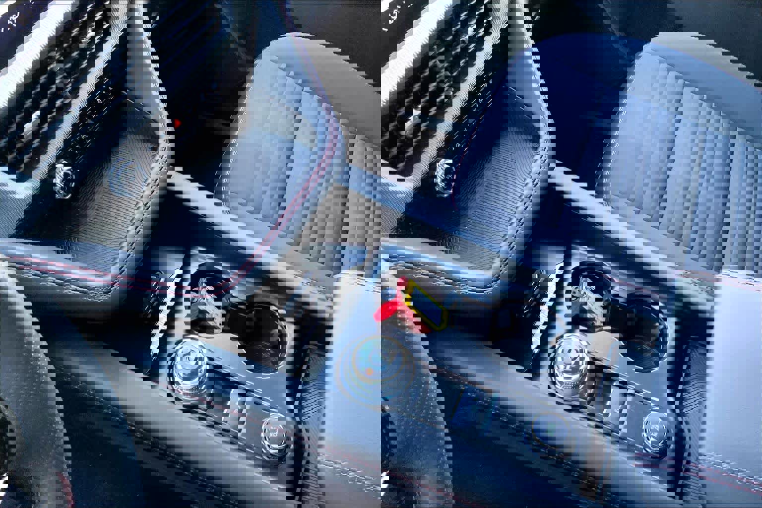 Certified 2025 Ford Explorer ST-Line w/ ST-Line Street Pack image 15