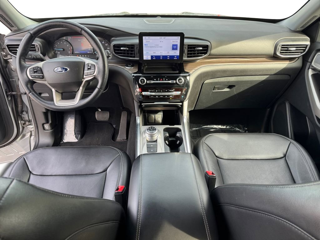 Certified 2022 Ford Explorer Limited w/ Equipment Group 301A image 13