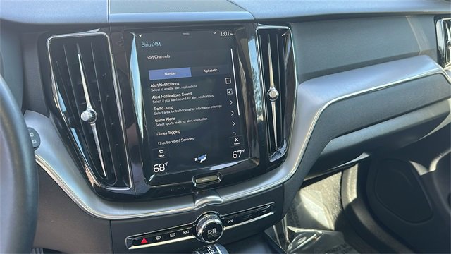 Used 2019 Volvo XC60 T5 Momentum image 28