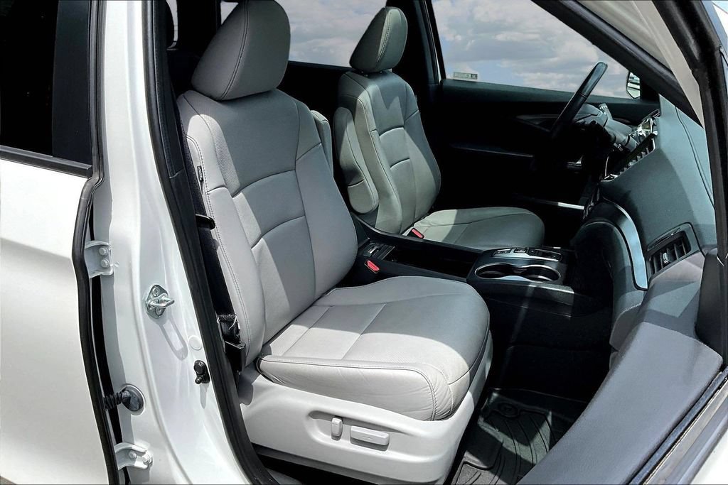 Used 2023 Honda Passport EX-L image 31