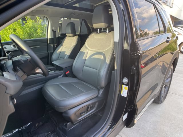 Certified 2025 Ford Explorer Active w/ Active Comfort Package AWD/4WD image 14
