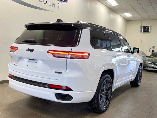Used 2023 Jeep Grand Cherokee L Summit AWD/4WD image 8