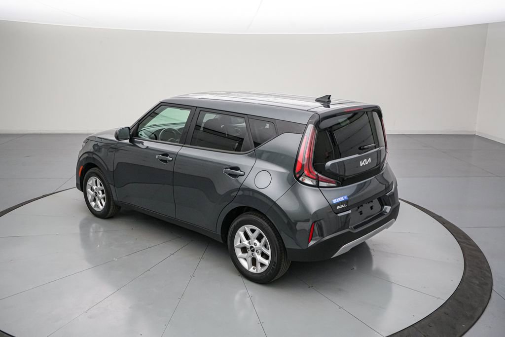Used 2025 Kia Soul LX FWD image 7