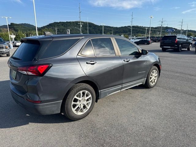 Used 2022 Chevrolet Equinox LS w/ LS Convenience Package FWD image 9