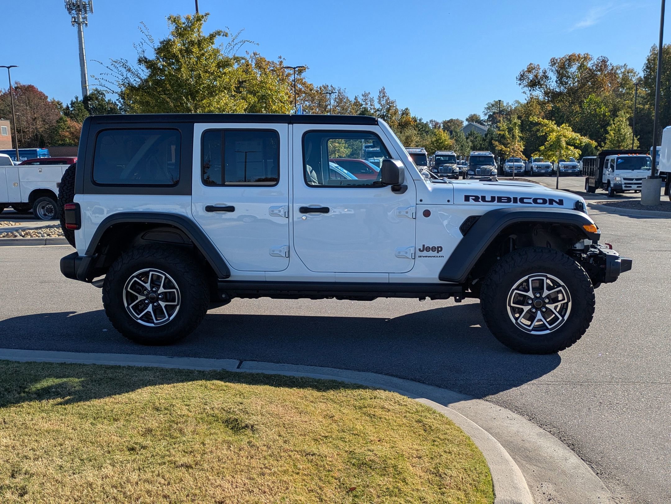 Used 2024 Jeep Wrangler Unlimited Rubicon w/ Capability Package image 7