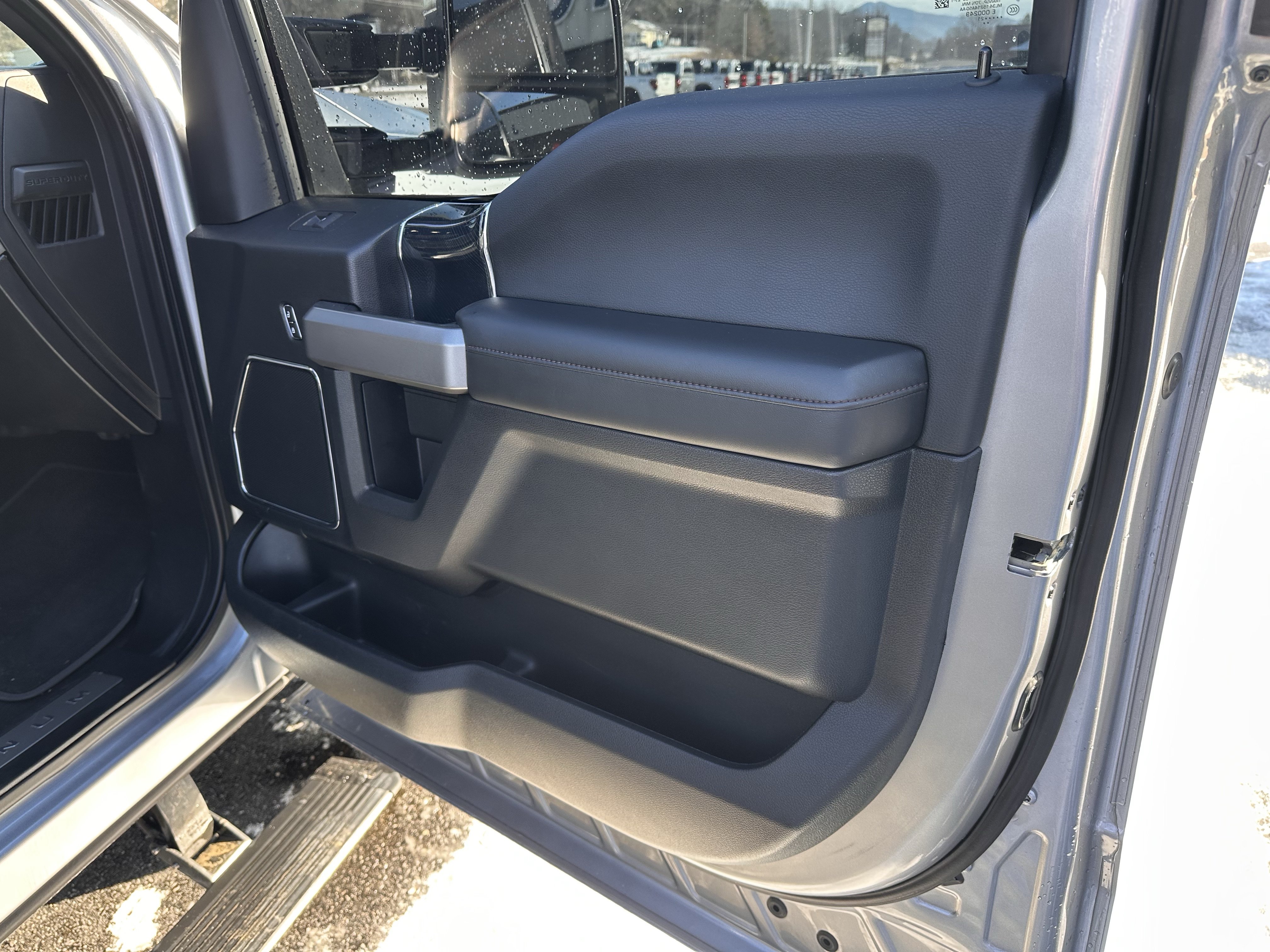 Certified 2021 Ford F350 Platinum AWD/4WD image 15