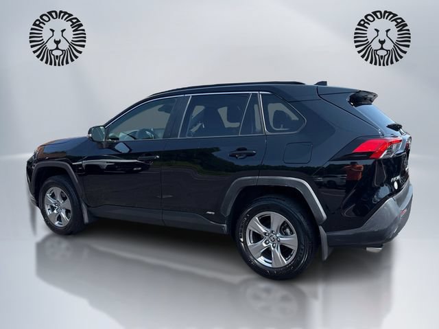 Used 2025 Toyota RAV4 LE AWD/4WD image 9