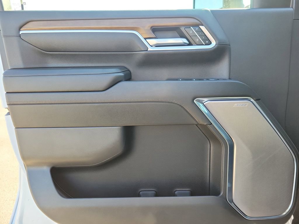 Used 2024 Chevrolet Silverado 2500 High Country w/ High Country Premium Package AWD/4WD image 18