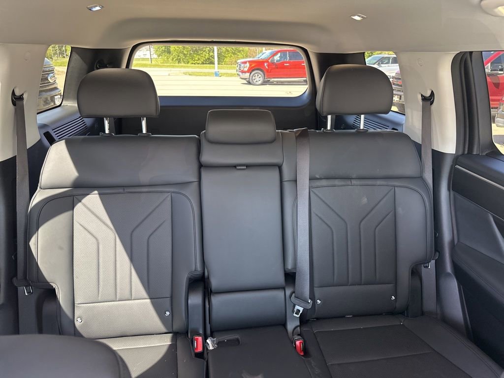 Used 2026 Hyundai Santa Fe SEL FWD image 9