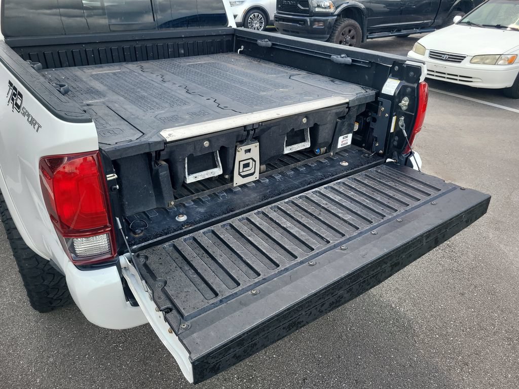 Used 2019 Toyota Tacoma TRD Sport RWD image 8