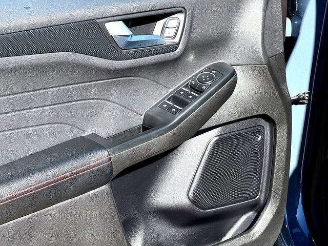 Certified 2024 Ford Escape ST-Line w/ Tech Pack #1 image 9
