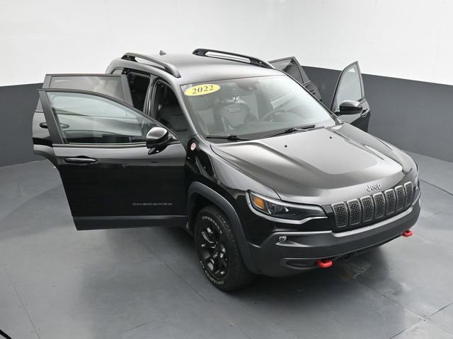 Used 2022 Jeep Cherokee Trailhawk w/ Sound & Nav Group AWD/4WD image 34