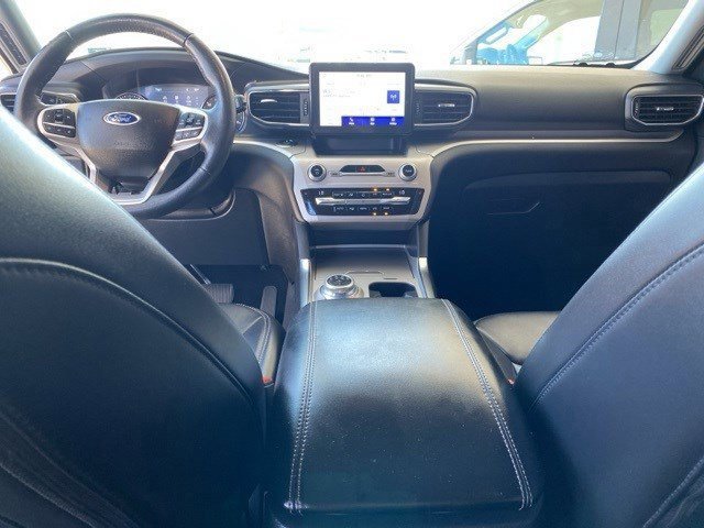 Certified 2021 Ford Explorer XLT w/ Equipment Group 202A image 27