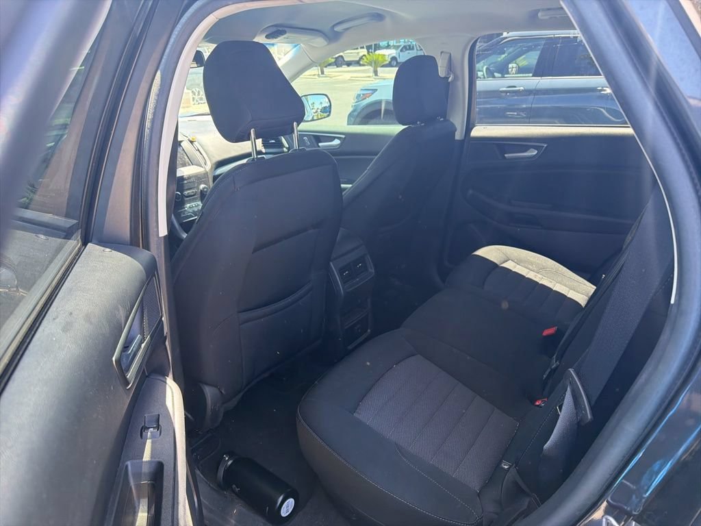 Certified 2020 Ford Edge SE FWD image 2