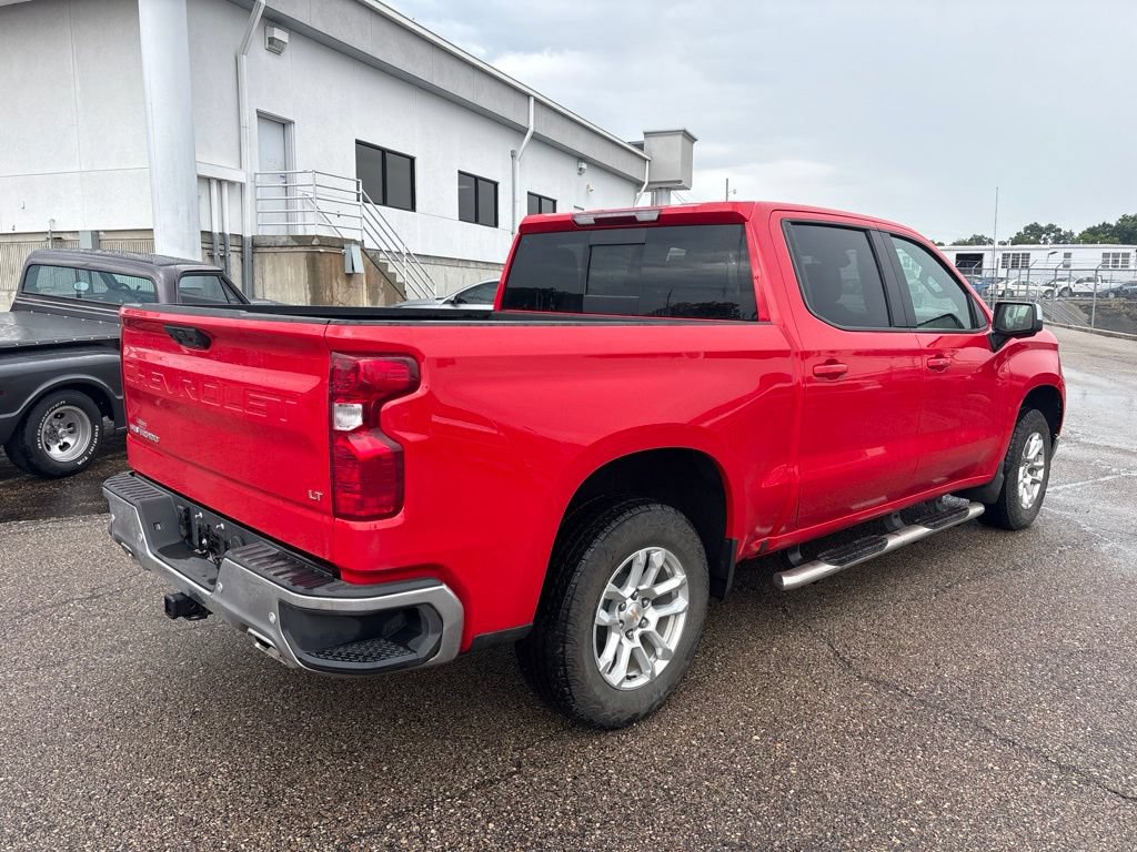 Used 2025 Chevrolet Silverado 1500 LT w/ Z71 Off-Road Package AWD/4WD image 7