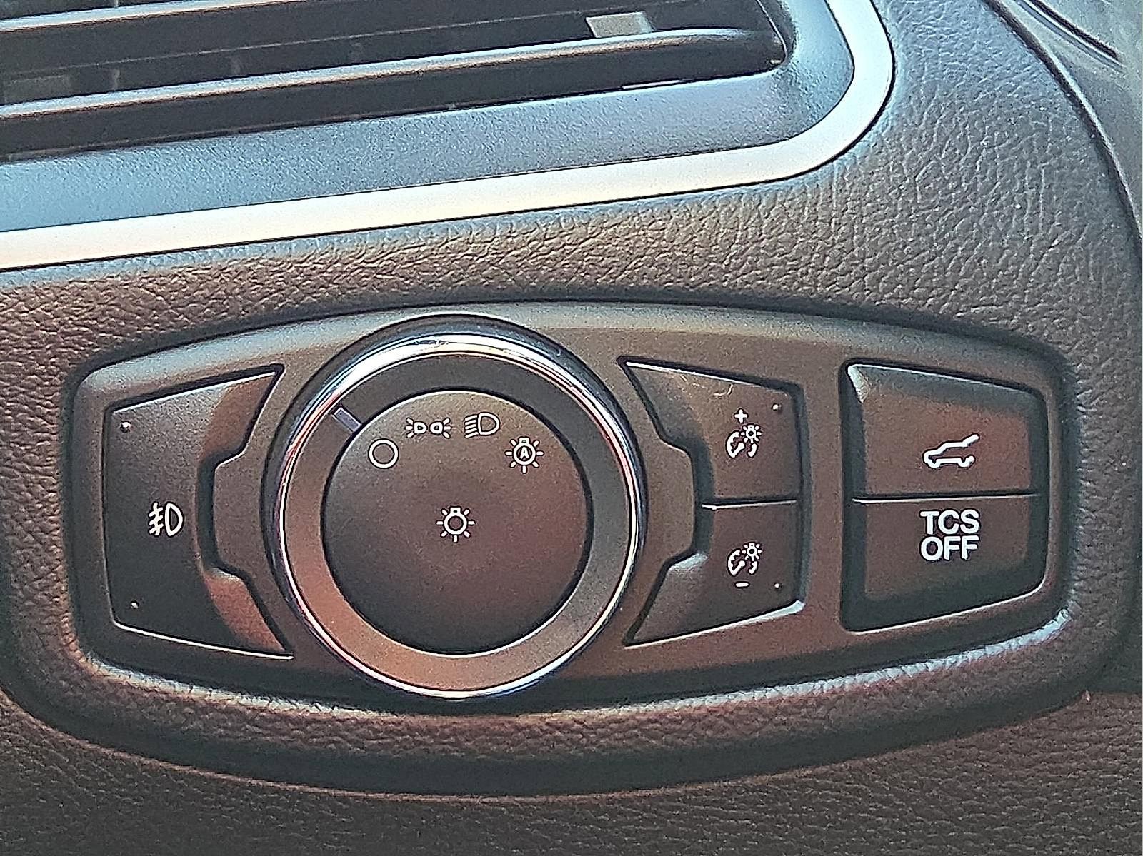 Certified 2024 Ford Edge ST-Line w/ Class II Trailer Tow Package image 21