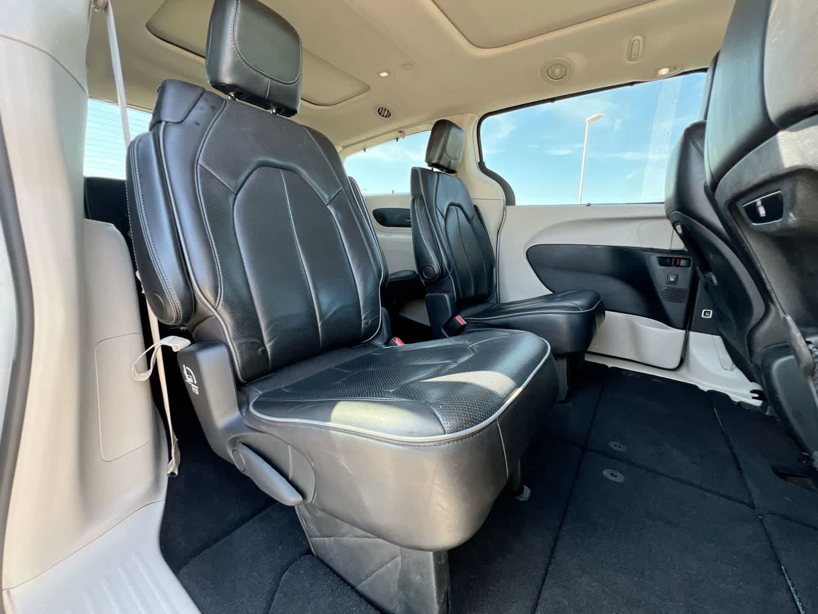 Used 2020 Chrysler Pacifica Limited FWD image 20