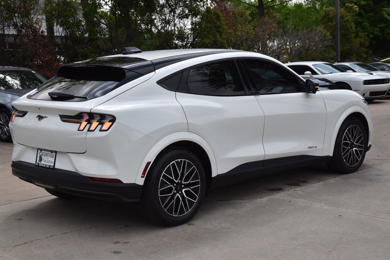 Certified 2025 Ford Mustang Mach-E Premium image 8