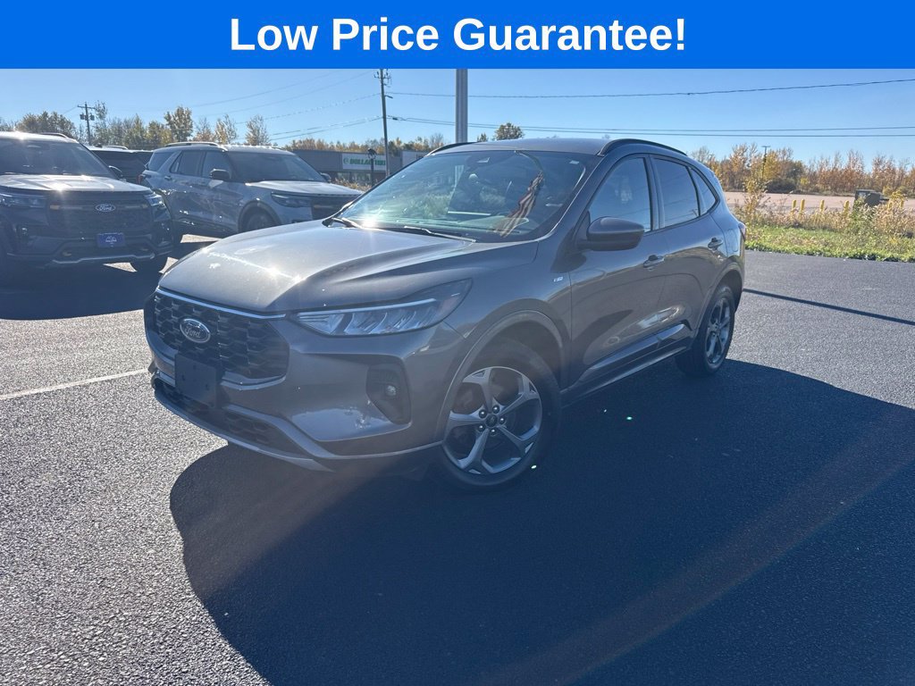 Certified 2023 Ford Escape ST-Line Select w/ Tech Pack #1 AWD/4WD image 3