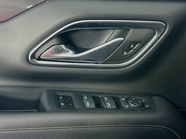 Used 2024 GMC Yukon AT4 w/ AT4 Premium Package image 21