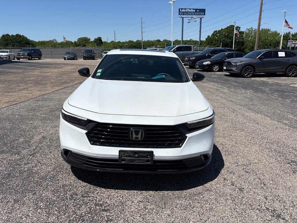 Used 2023 Honda Accord Sport image 2