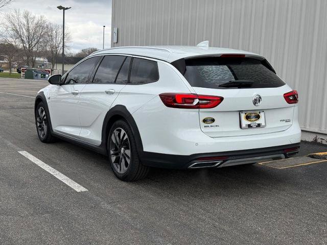 Used 2018 Buick Regal Essence w/ Driver Confidence Package #1 AWD/4WD image 3