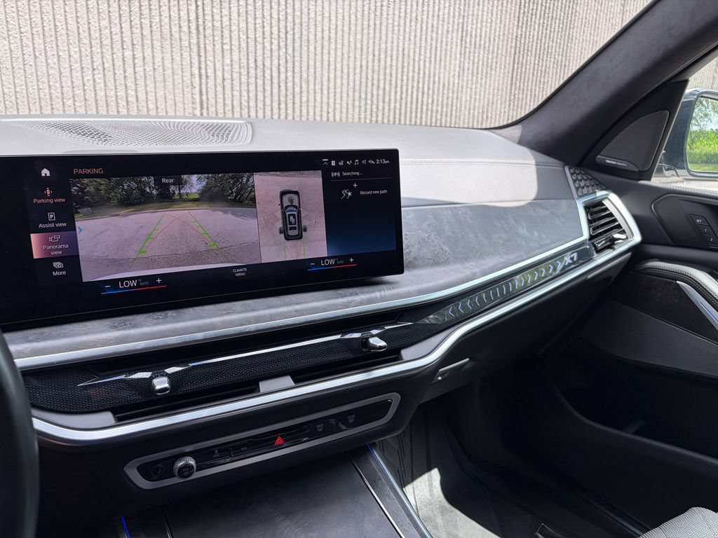 Used 2023 BMW X7 xDrive40i w/ M Sport Package AWD/4WD image 48