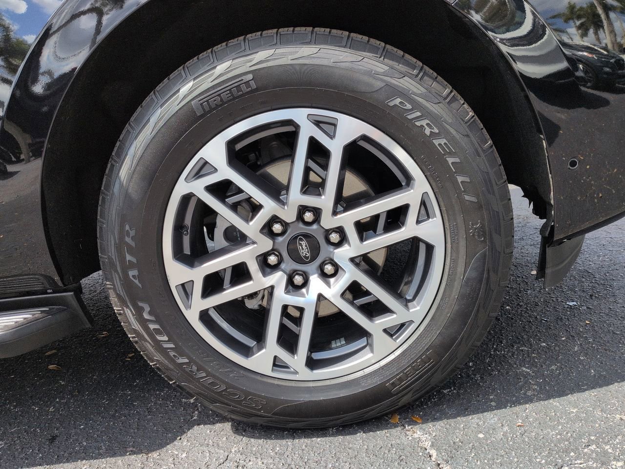 Certified 2025 Ford Expedition Active image 11