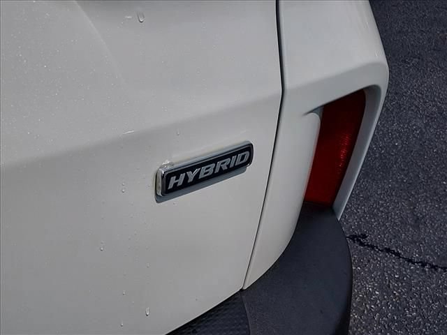 Certified 2022 Ford Escape Titanium FWD image 18