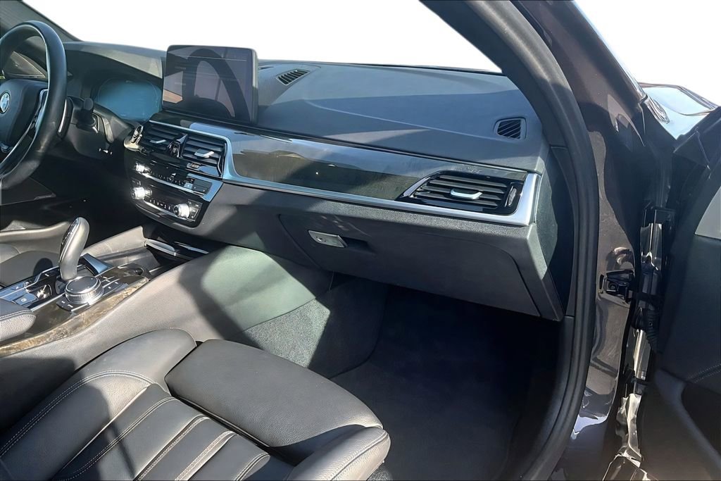 Used 2023 BMW 530e xDrive w/ Premium Package AWD/4WD image 15