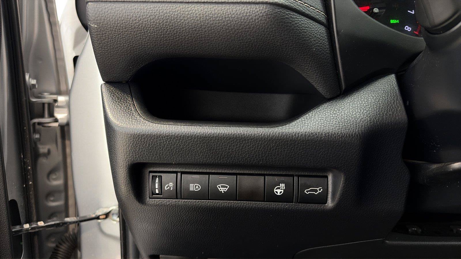Used 2020 Toyota RAV4 XLE Premium AWD/4WD image 22