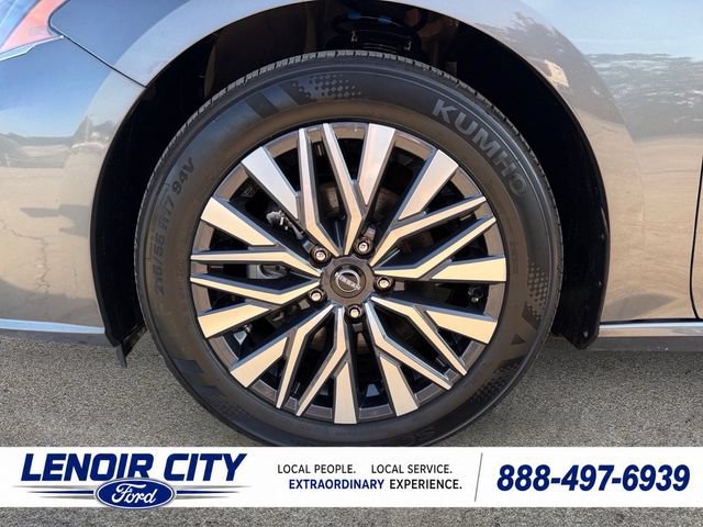 Used 2025 Nissan Altima 2.5 SV FWD image 9