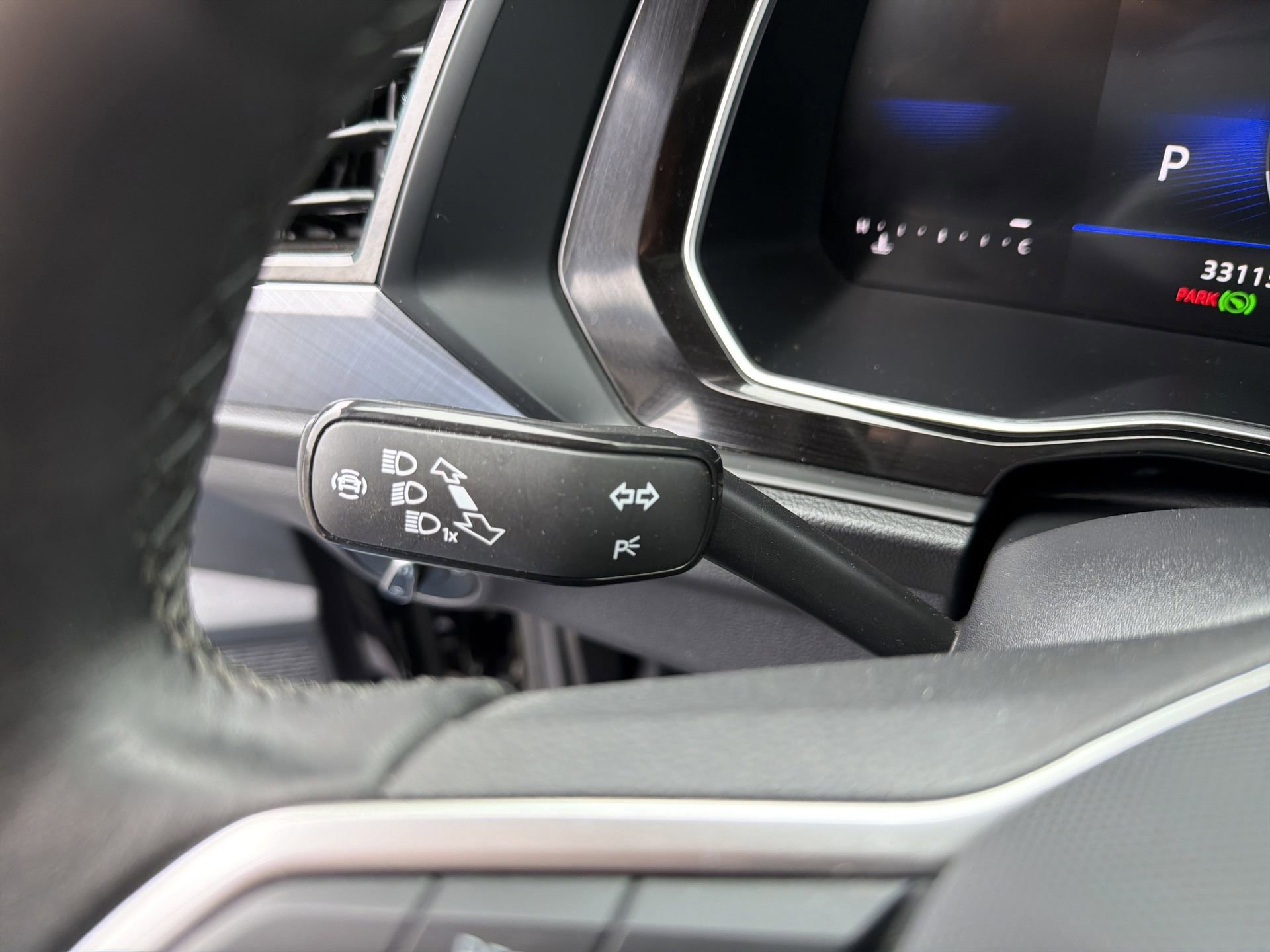 Used 2024 Volkswagen Jetta SE w/ Panoramic Sunroof Package image 22