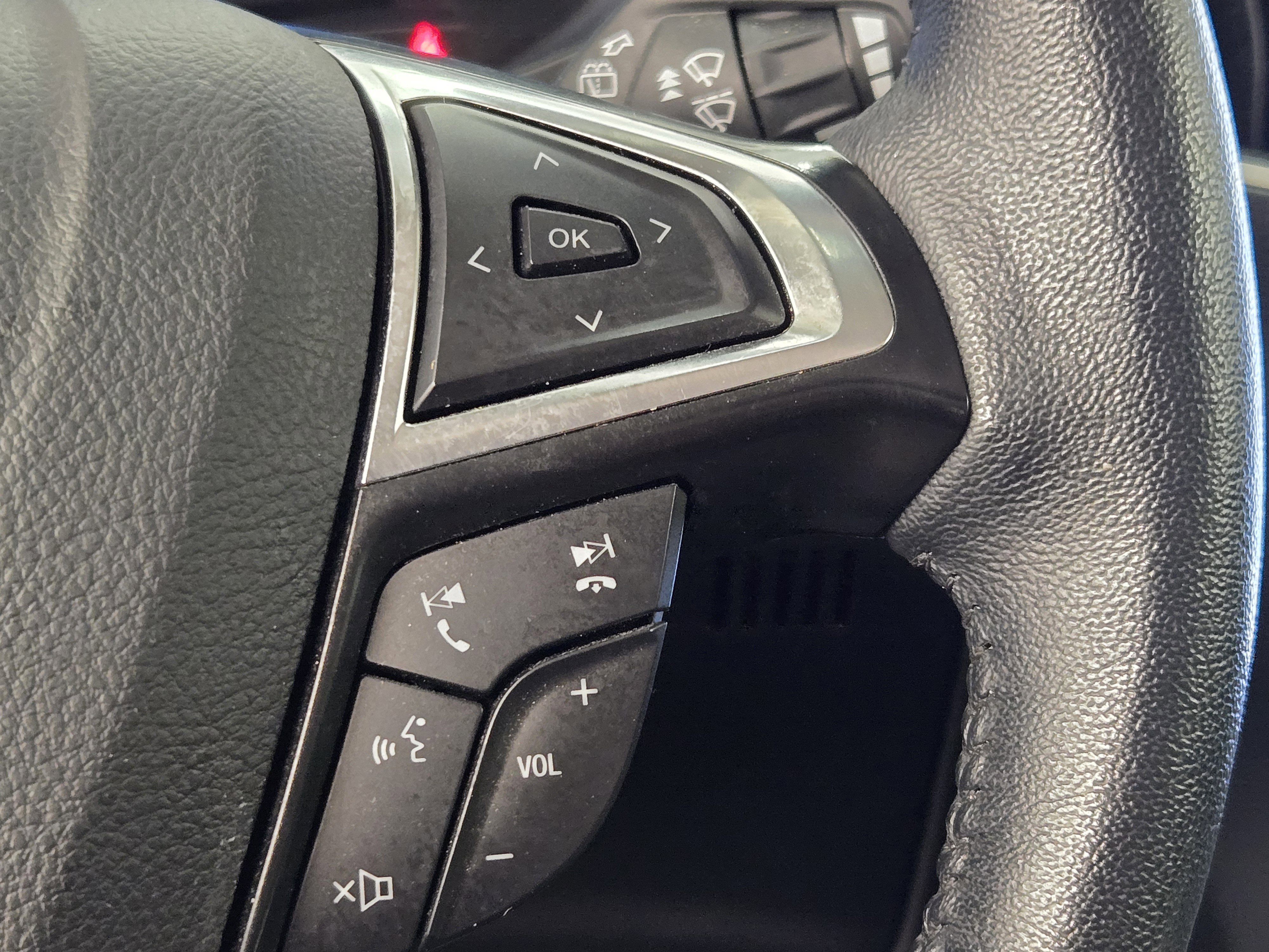 Certified 2024 Ford Edge SEL AWD/4WD image 28