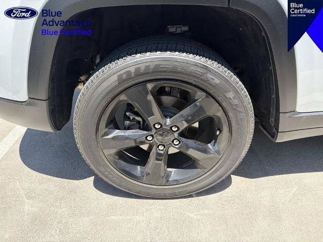 Used 2023 Jeep Grand Cherokee Altitude AWD/4WD image 8